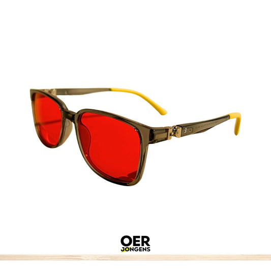 Bescherm de ogen van je kind tegen blauw licht met de Oerjongens Blue Blocker Kids bril. Verkrijgbaar in oranje en rode lenzen voor optimale bescherming. Bestel nu!