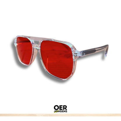 Slaap beter met de Oerjongens Blue Blocker bril. Filter blauw licht, stimuleer melatonine en word uitgerust wakker. Kies oranje of rode lenzen voor jouw avondroutine.